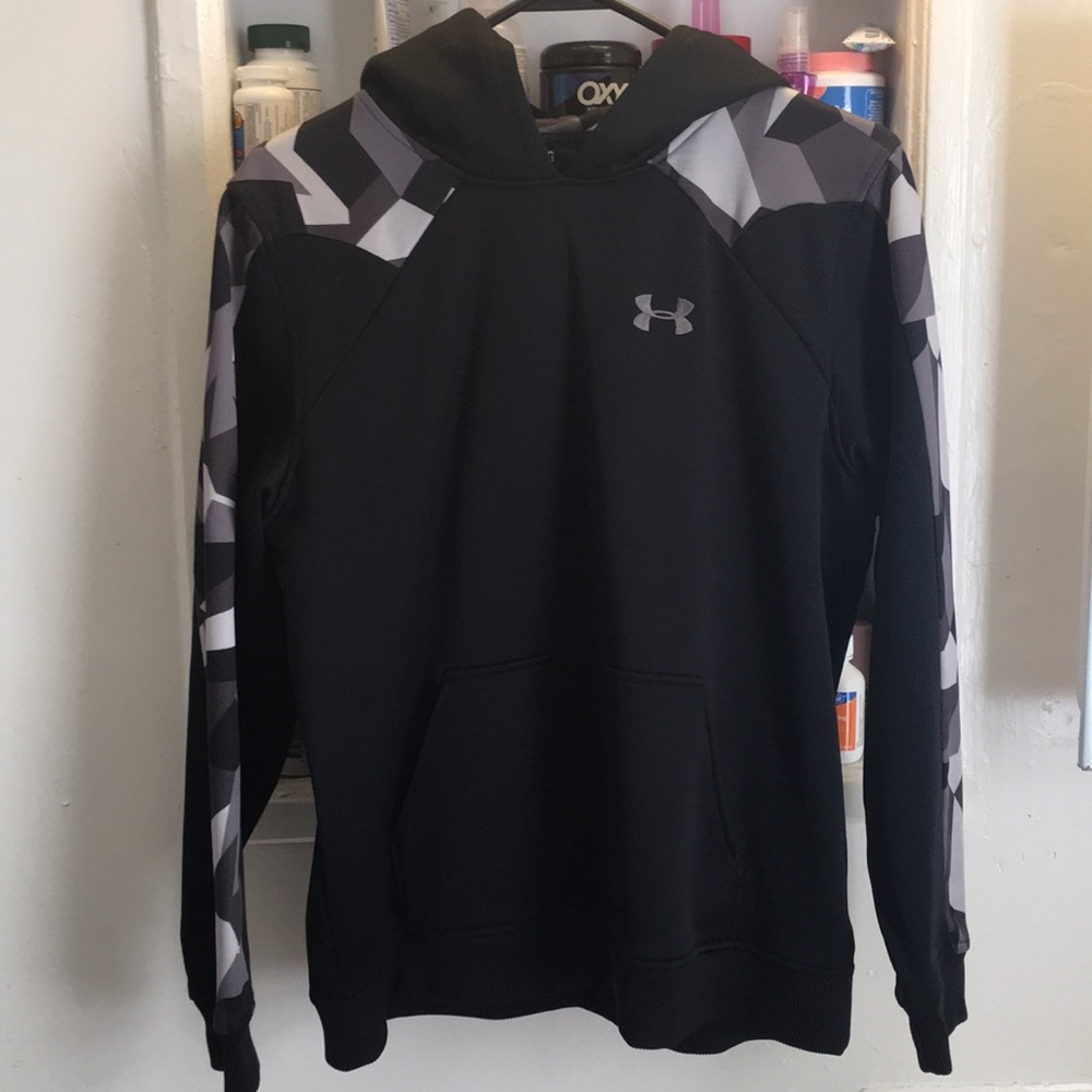 Under Armor sweatshirt